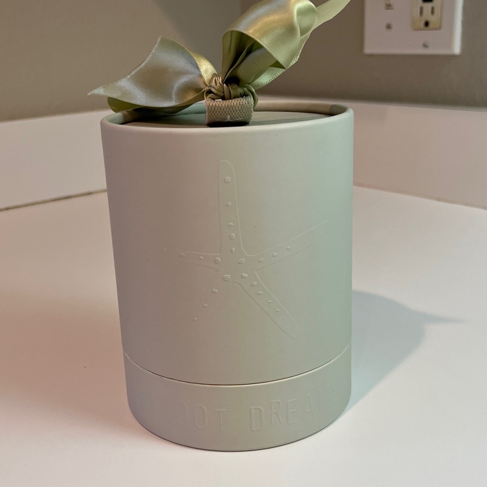 Barefoot Dreams Malibu Mist Lust Starfish Embossed soy Candle with Holder